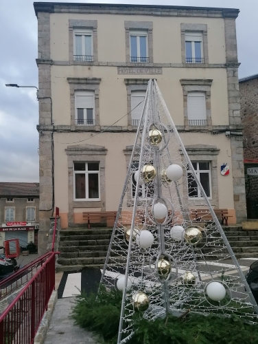 arbre de noel mairie 1.jpg