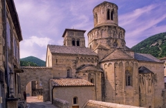 eglise cruas.jpg